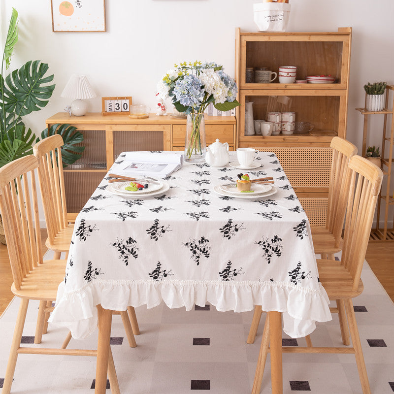 Dekorativer Rüschentischdecke