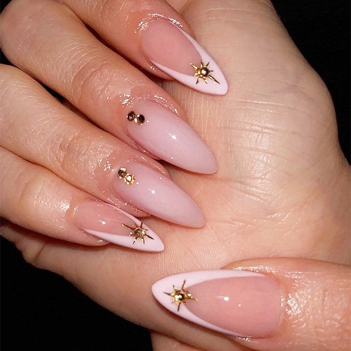 Stylisches Press-On-Nagelkunst-Set mit floralen und Edelsteinakzenten Karnz