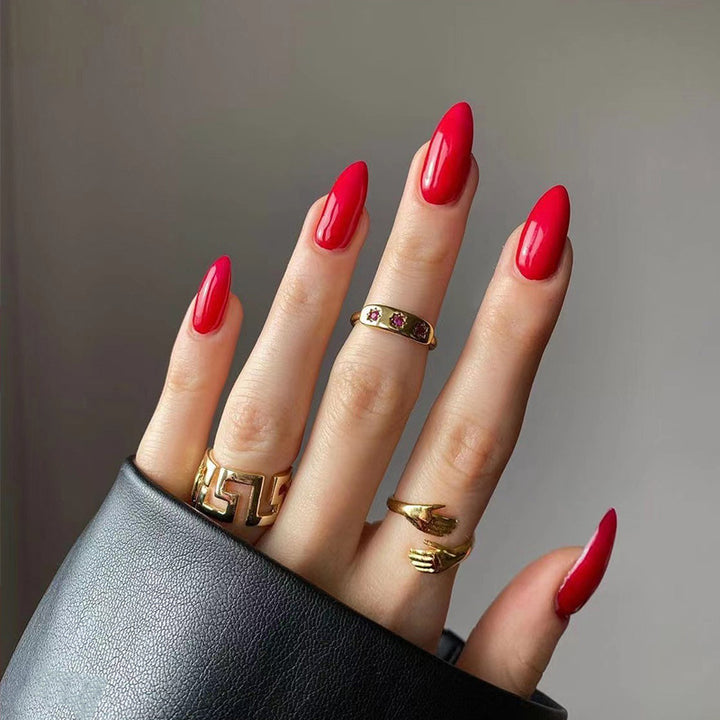 Elegante Acryl-Nägel mit Hochglanz-Finish Karnz