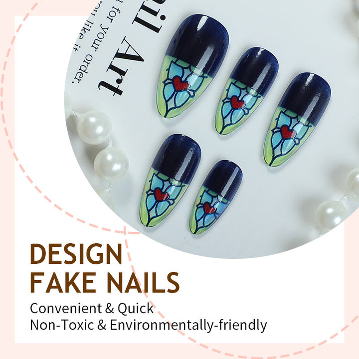Kreatives Kunstnagelset mit floralem Glasmalerei-Design Karnz