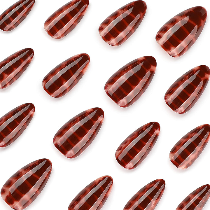 Kreatives Nageldesign Karnz