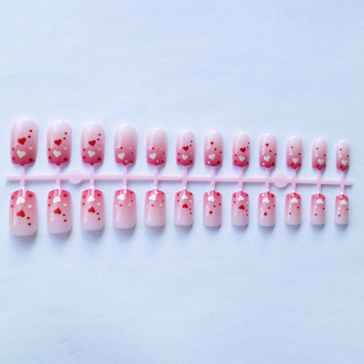 Herz-Themen-Acrylnageldesign