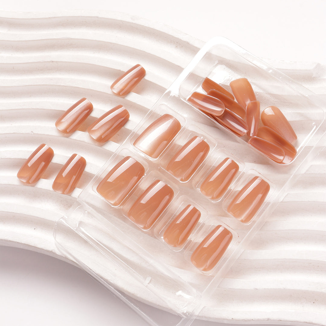 Premium Glänzende Gel-Nagelverlängerungen Karnz