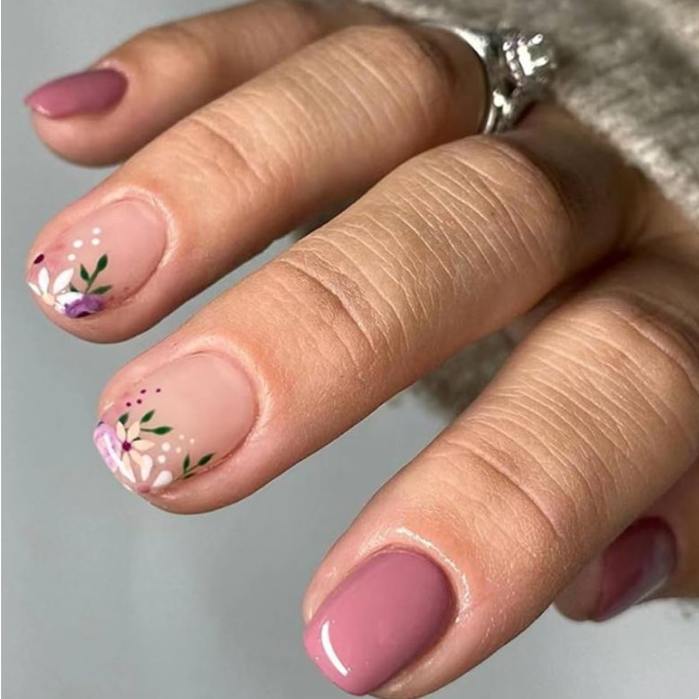 Künstlerisches florales Nageldesign Press-On Set Karnz