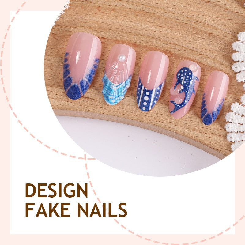 Kunstnagelset mit modernem Design und eleganten Akzenten Karnz
