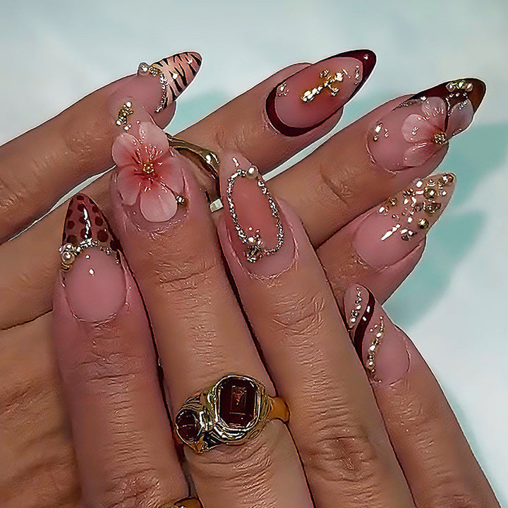 Florales Artikulate Press-On Nagelset Karnz