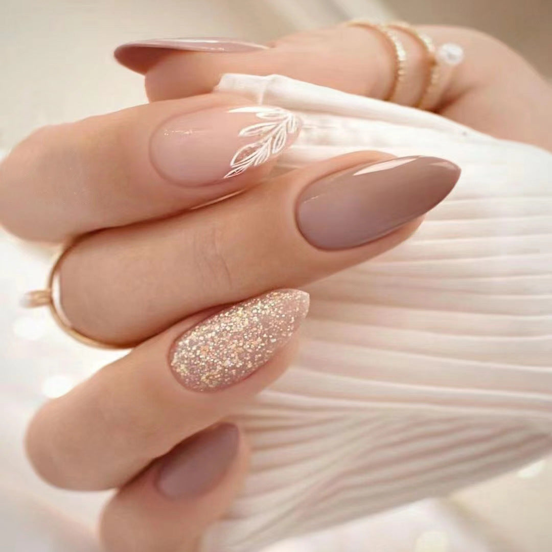 Elegantes Glitter- und Matt-Nägelset