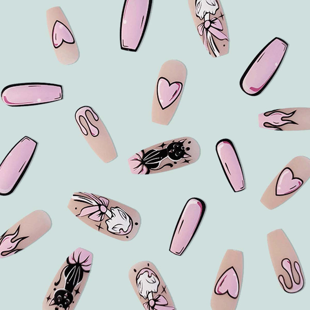Kunstvolle Nagelverlängerungen im Herzdesign Karnz