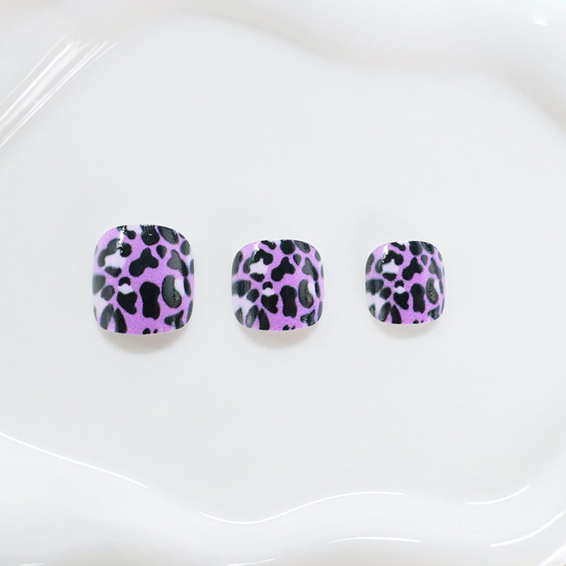 Stylische Leopardenmuster Nagelwickel Karnz