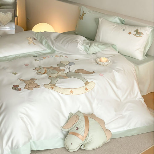 Kinder gestickte Baumwollsatin Bettwäsche Set mit Schaukelpferd Motiv