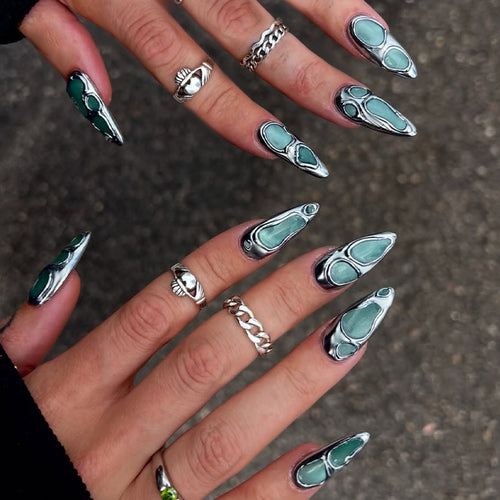 Creative Press-On Nail Kit Karnz