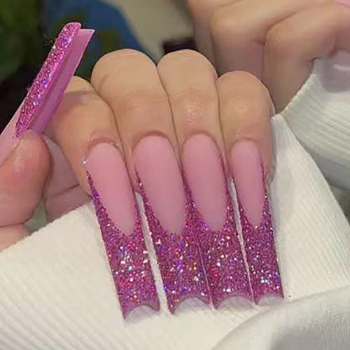 Glamouröse Glitter-Akzent Stiletto Press-On Nägel Karnz