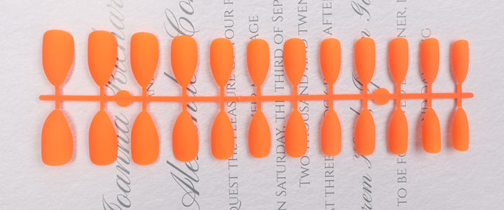 Stiletto Press-On Nail Set Karnz