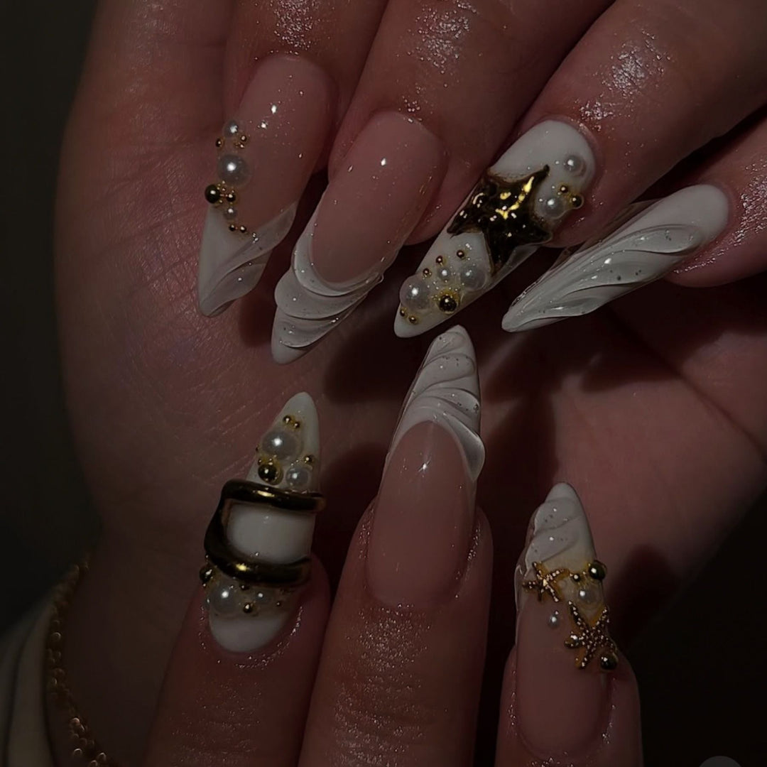 Elegante Nagelkunst Karnz