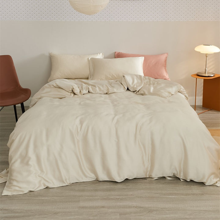 Wendbares Satin-Bettwäscheset mit seidig-glänzendem Griff und hautfreundlichem Baumwollmix