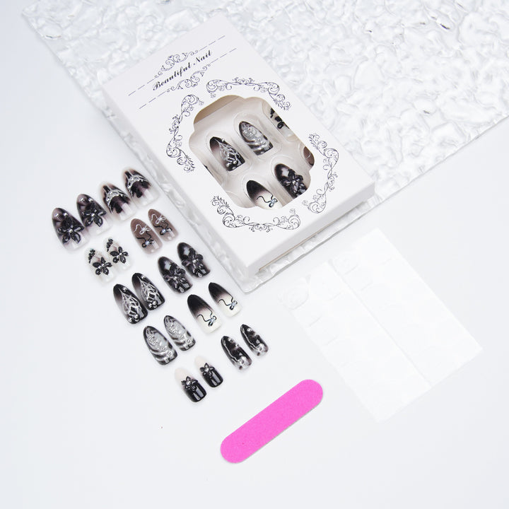 Elegantes Kunstnägel-Set mit Komplexen Designs Karnz