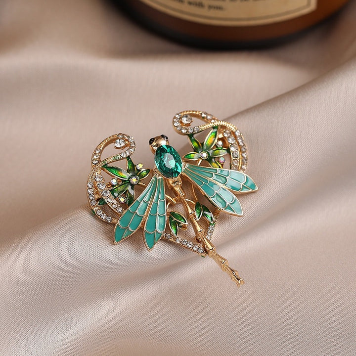 Exquisite Libellenbrosche mit Funkelnden Kristallen Karnz