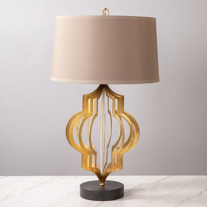 Dekorative Tischlampe mit künstlerischem Design