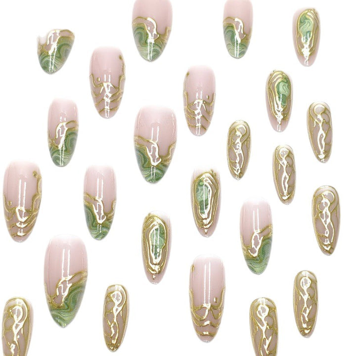 Kunstvolle Nail Art Karnz