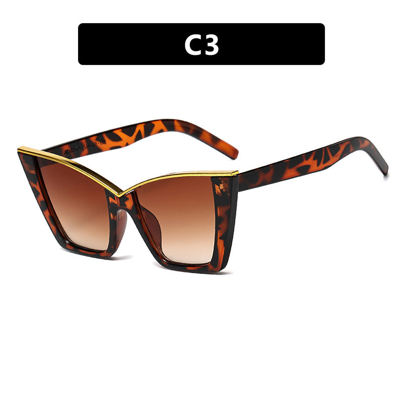 Damen extravagante Sonnenbrille mit einzigartigem Design und goldenen Akzenten Karnz