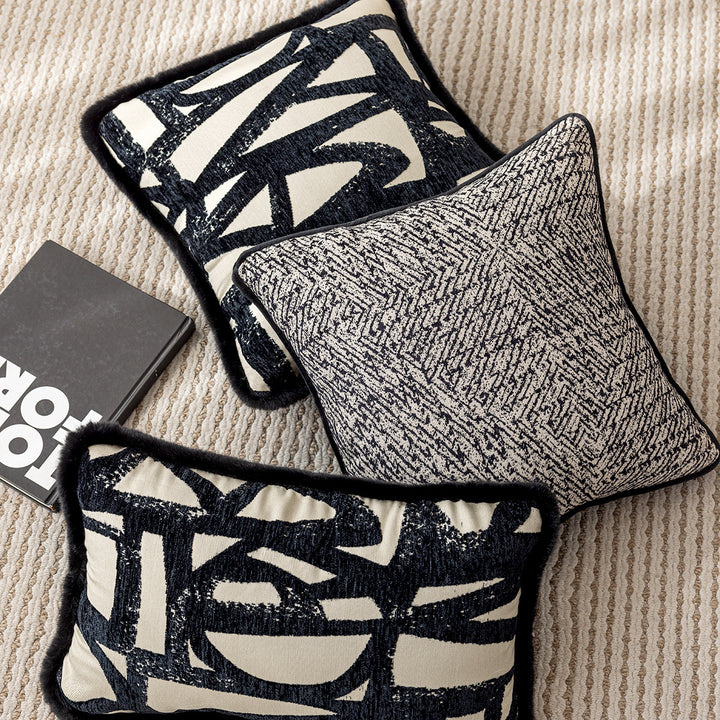 Designer Dekokissen mit abstraktem Muster