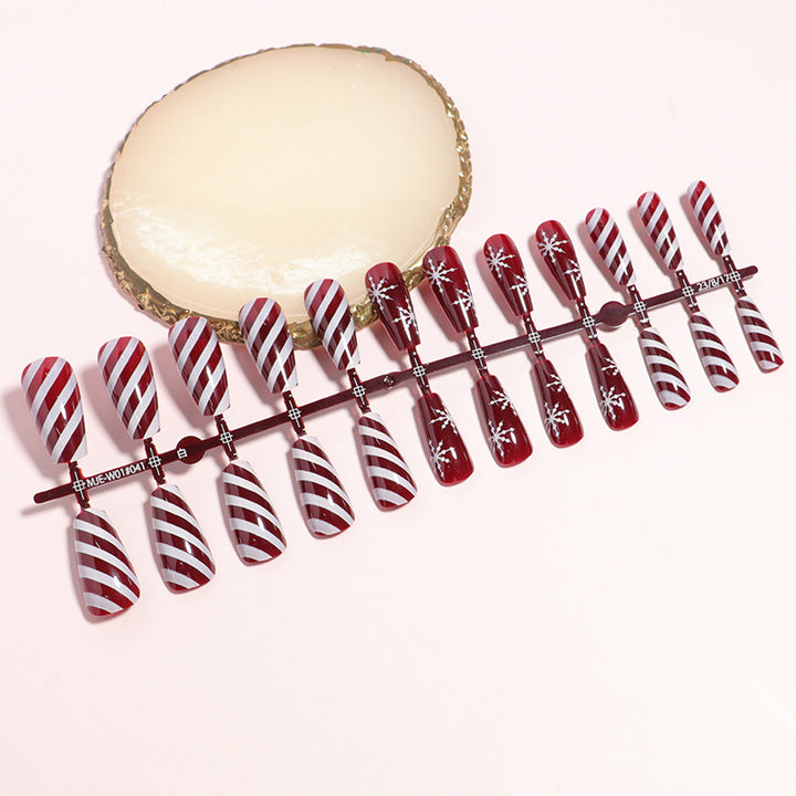Festives Nageldesign-Set Karnz