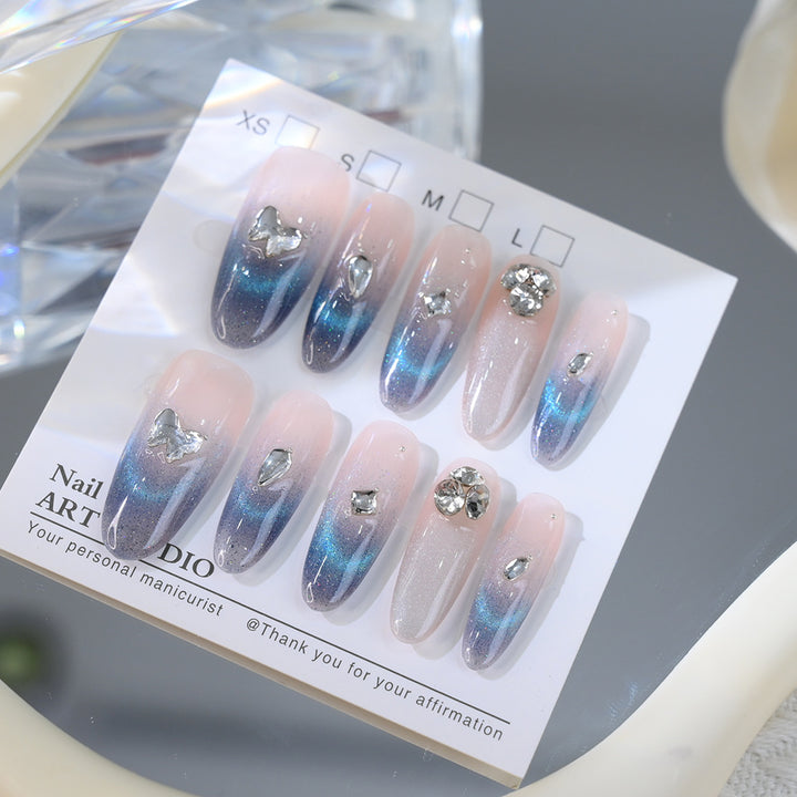 Glamouröse Nagelkunstkollektion Karnz