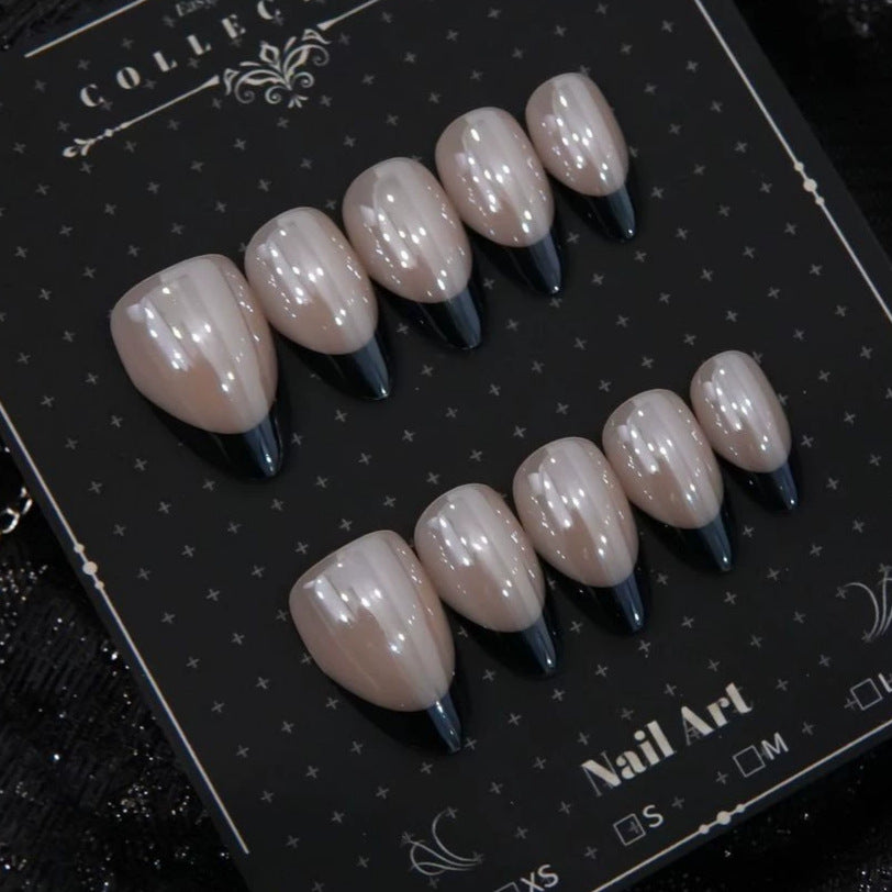Elegante Stiletto-Nagelerweiterungen