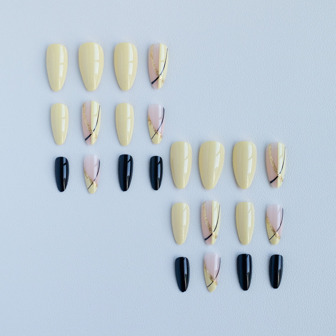Elegante geometrische Nagelkunst