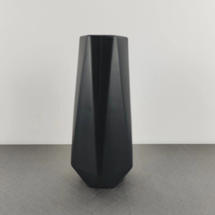 Moderne geometrische Dekovase Karnz