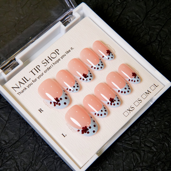 Dekorative Press-On Nageltips mit Blumenmustern