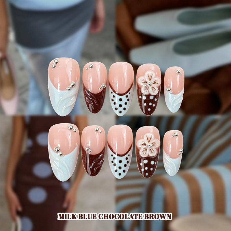 Künstlerisches Acryl Press-On Nageldesign Karnz