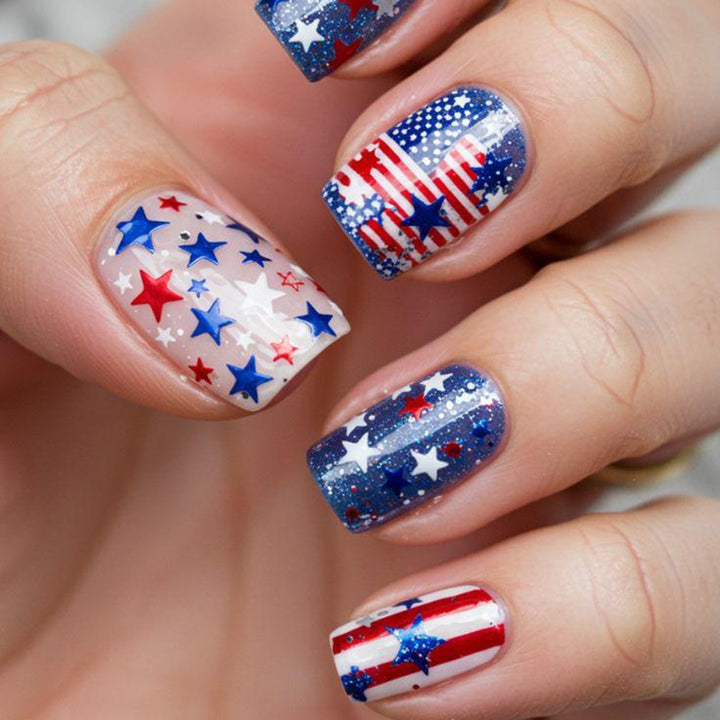 Kunstnägel mit patriotischem Sternen-Design Karnz