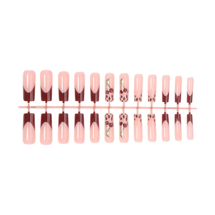 Künstlerisches Floral Press-On Nagelset Karnz