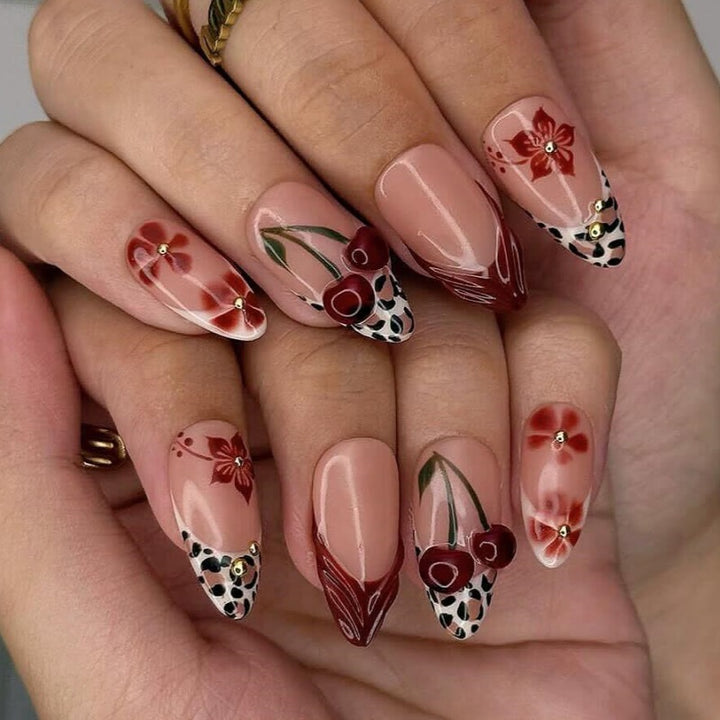 Elegante dekorative Press-On-Nagelkollektion Karnz