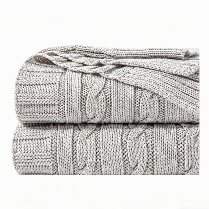 Gemütlicher Kabelstrickpullover