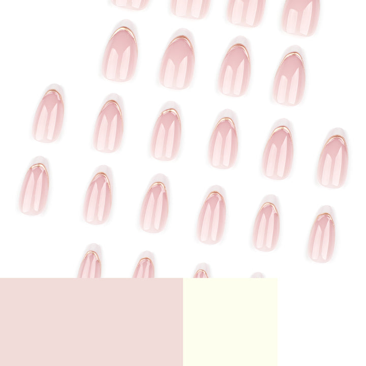 Elegante Kunstnägel mit hochwertigem französischem Design Karnz