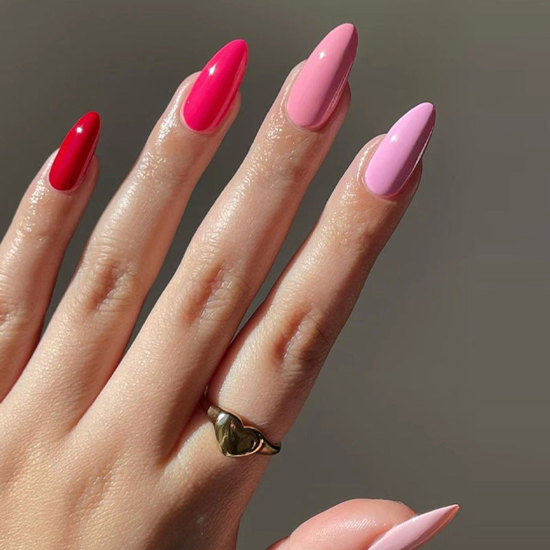 Kunstvolle Nagelspitzen Karnz