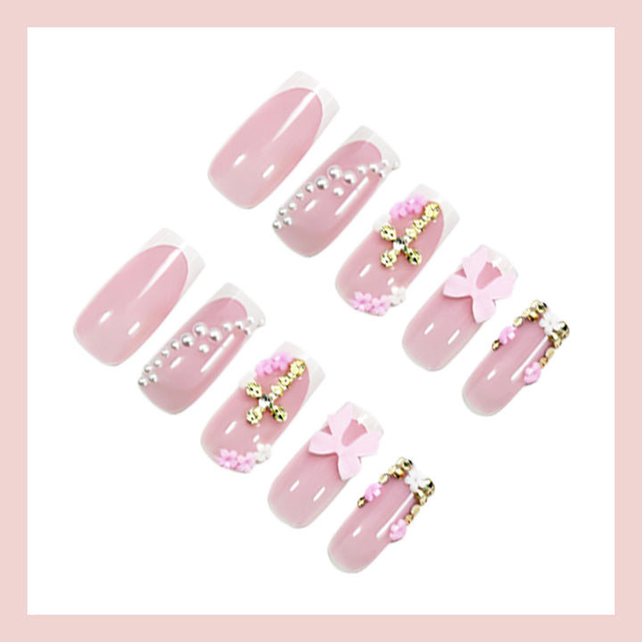 Kunstnagelset mit luxuriösen Akzenten und eleganten Designs Karnz