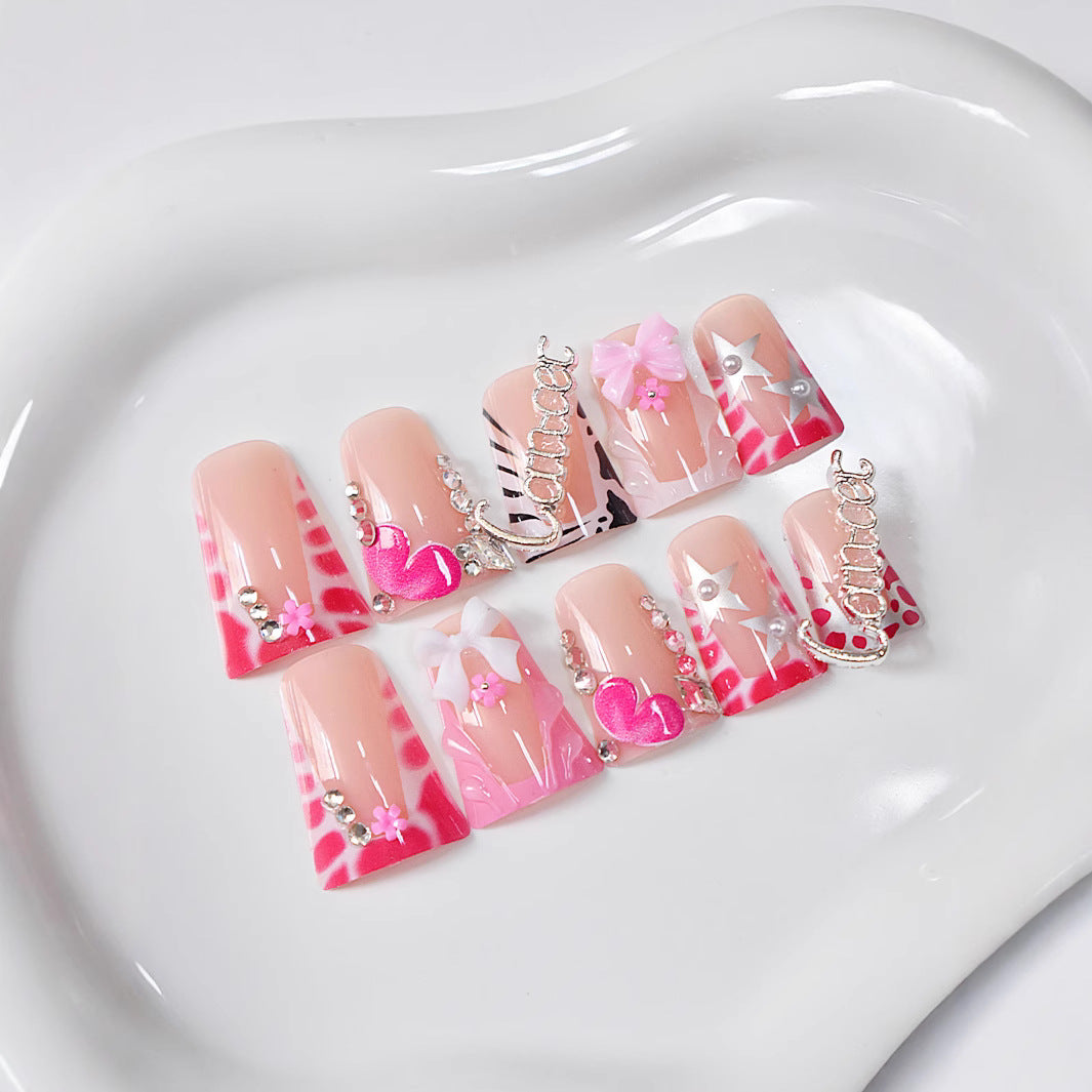 Glamorous Nail Art Karnz