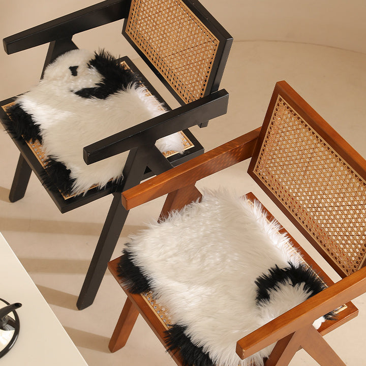 Plüsch-Sitzpouf in Schafform mit kuscheligem Kunstfellbezug