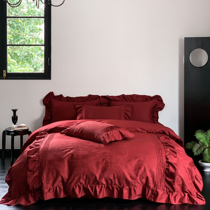 Luxuriöses Bettwäsche-Set aus Satin mit Volant und Jacquard-Detail Karnz