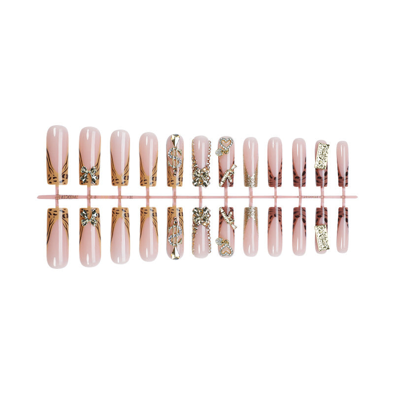 Elegantes Künstlerisches Nageldesign-Set Karnz