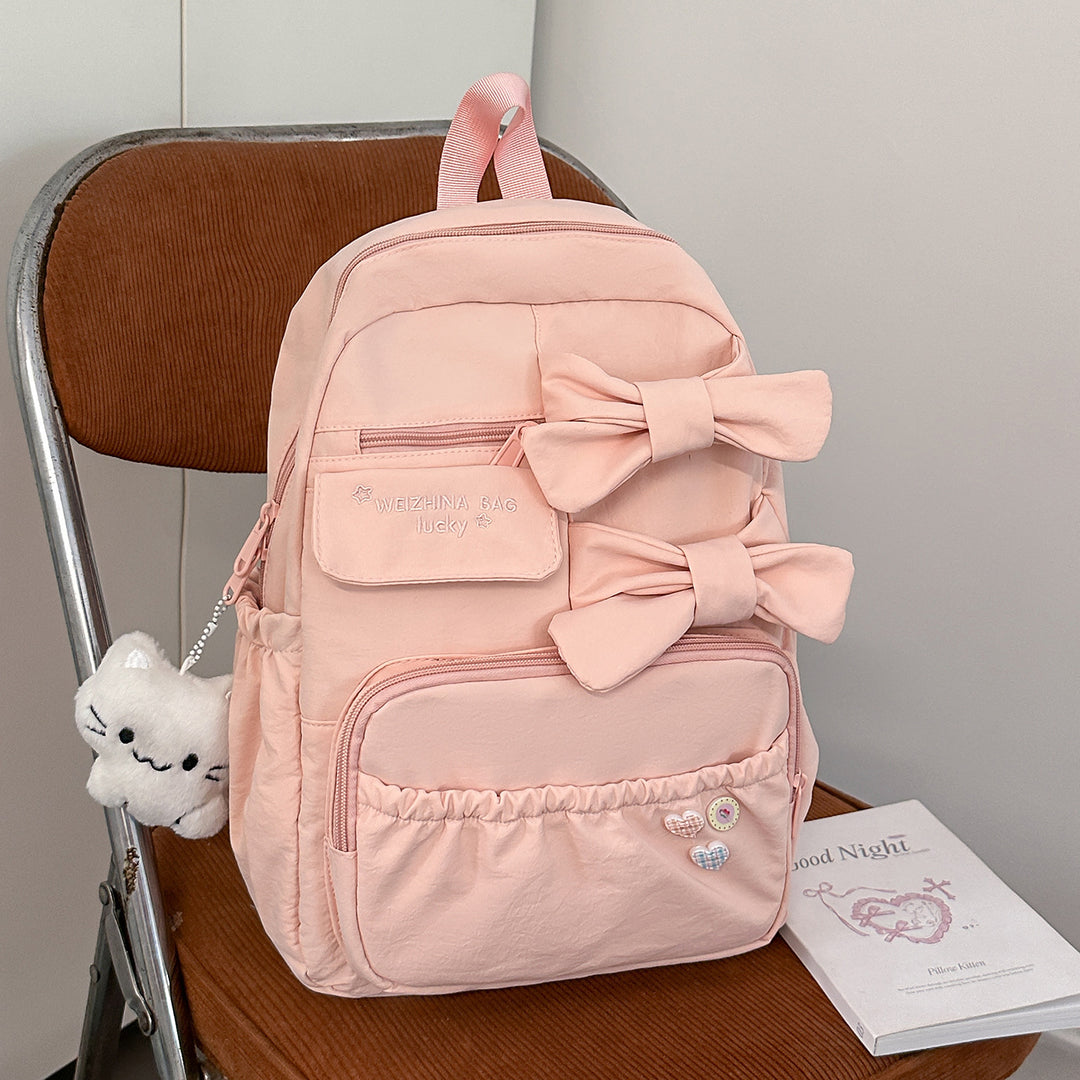 Stylischer Rucksack mit Bogenakzenten Karnz