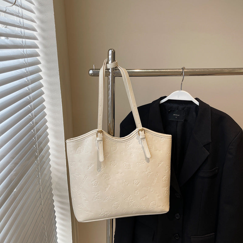 Texturierte Leder-Tasche Karnz