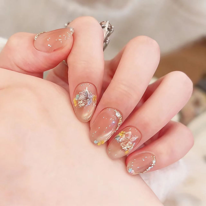 Künstlerisches Nageldesign