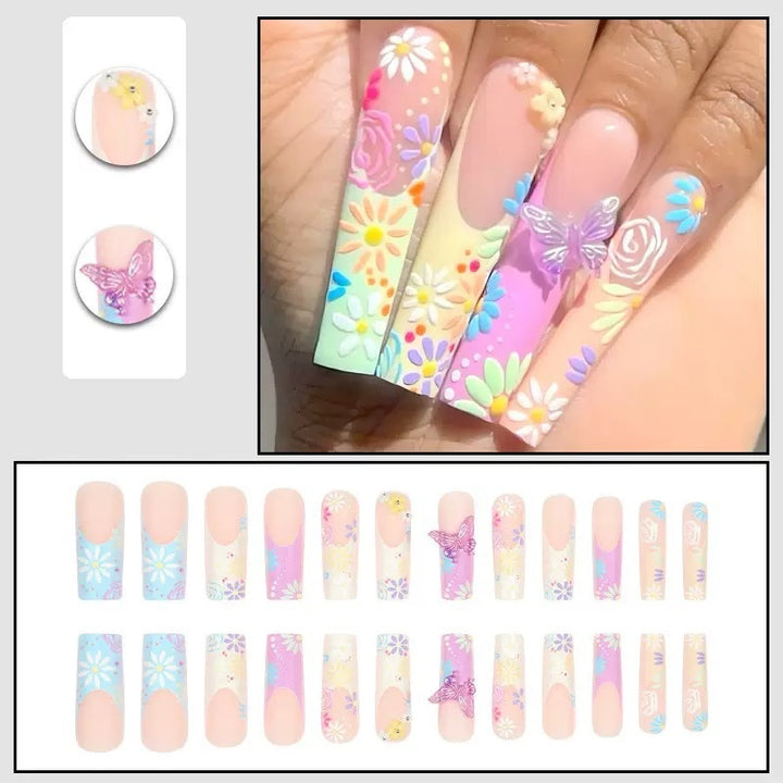 Kunstnägel mit floralen Motiven und 3D-Verzierungen Karnz