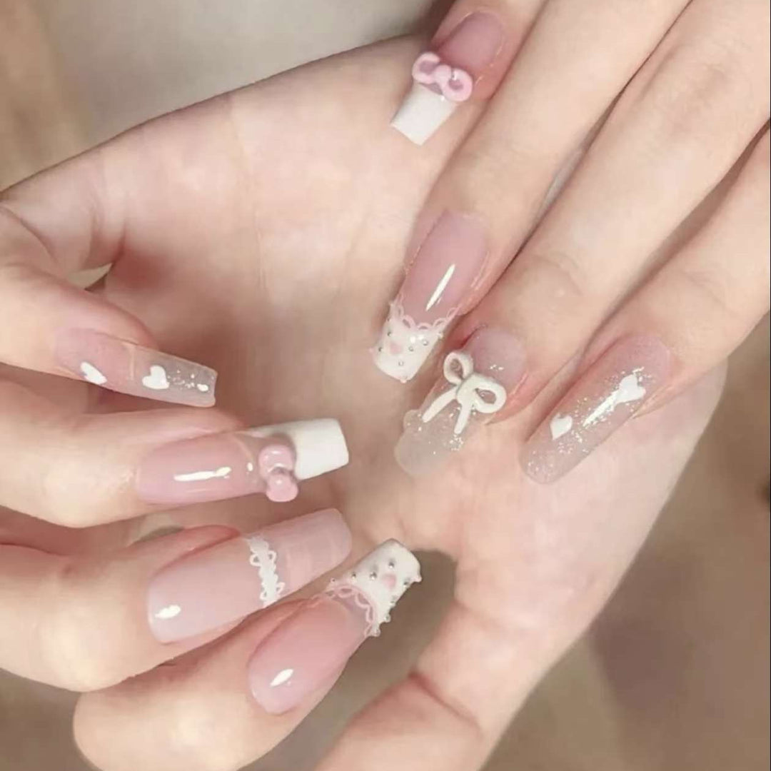 Dekoratives Press-On Nagelkunst Set Karnz