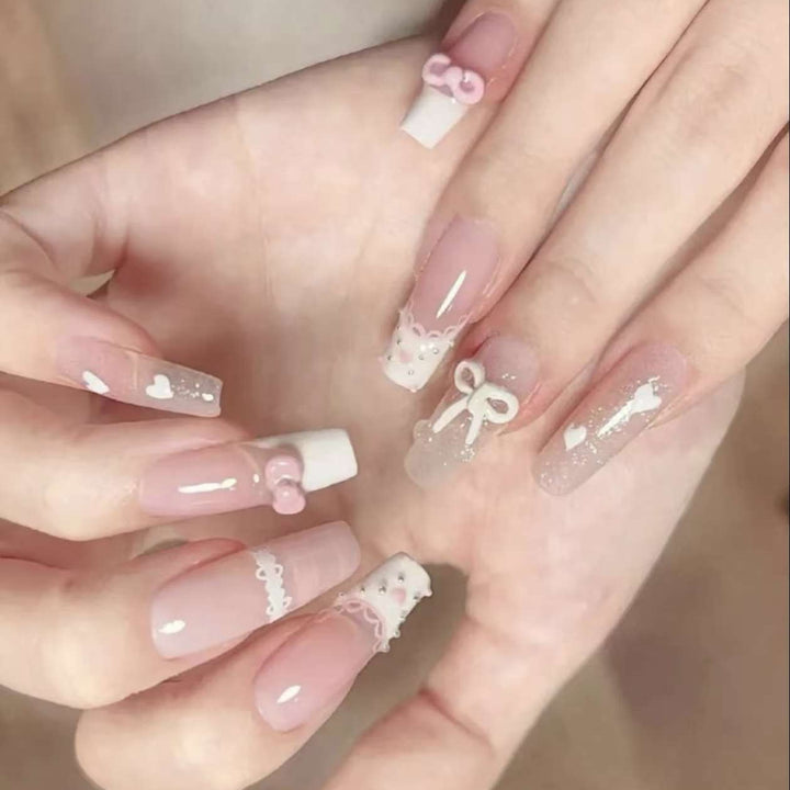 Dekoratives Press-On Nagelkunst Set Karnz