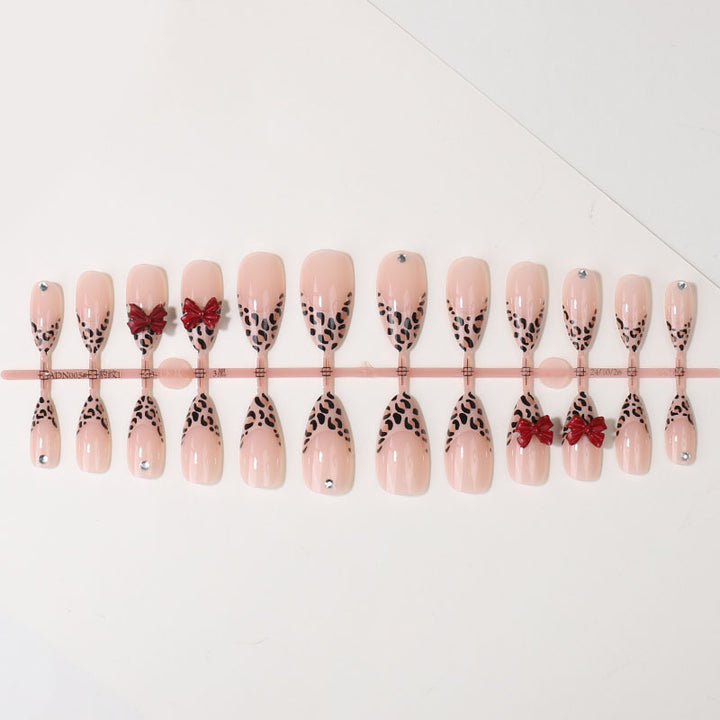 Elegantes Design Press-On Nagelspitzen Karnz